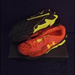 Under Armour Scramjet kid's size 3: Wore Once